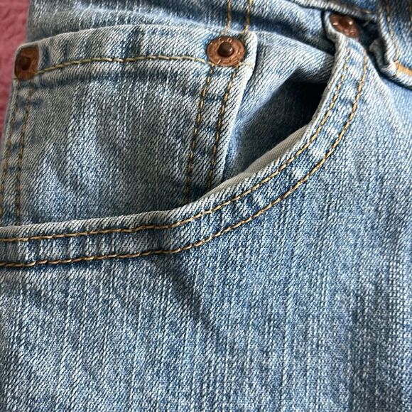 Levi's Relaxed Boot Cut Jeans - Picture 4 of 9